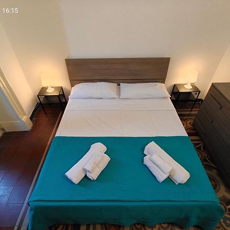 Giulio'S Apartment คาตาเนีย ภายนอก รูปภาพ