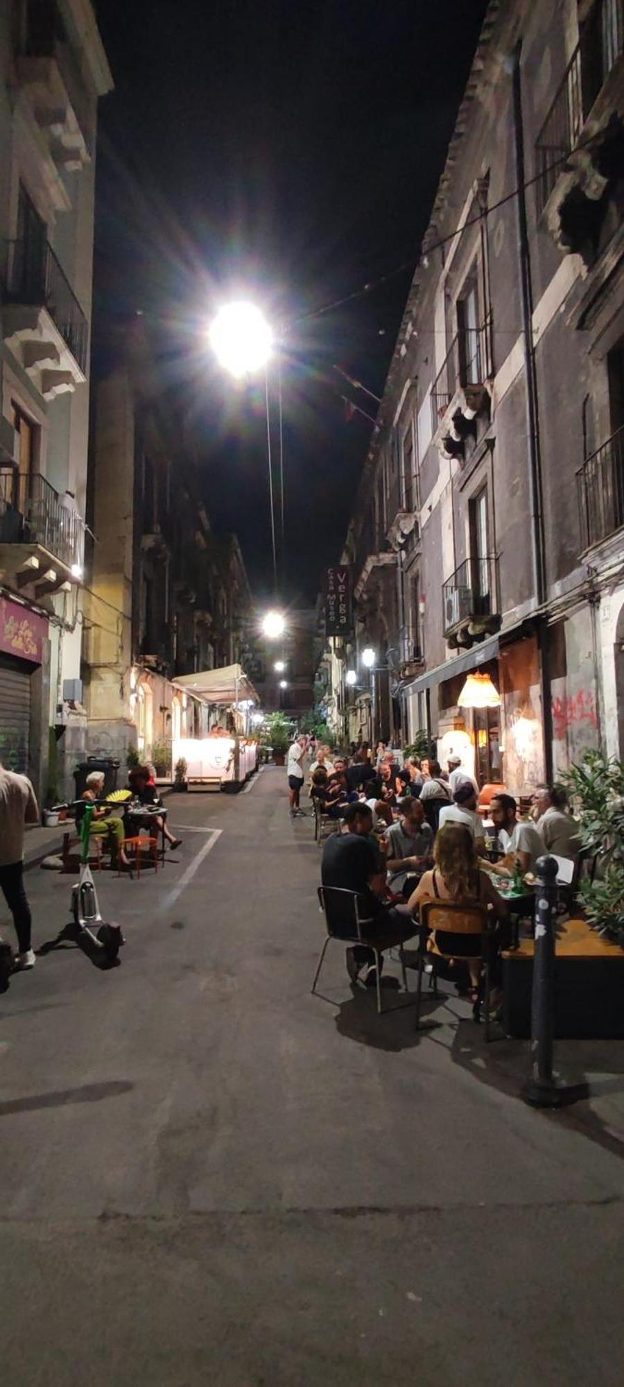 Giulio'S Apartment คาตาเนีย ภายนอก รูปภาพ